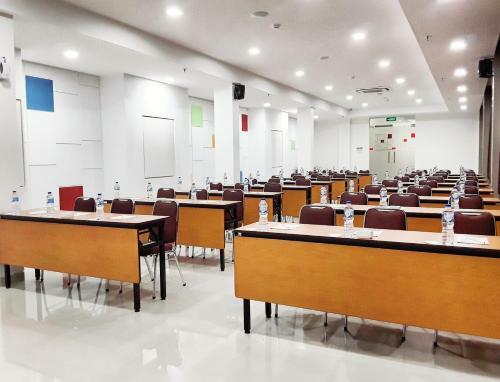 Amaris Hotel Nagoya Hill - Batam