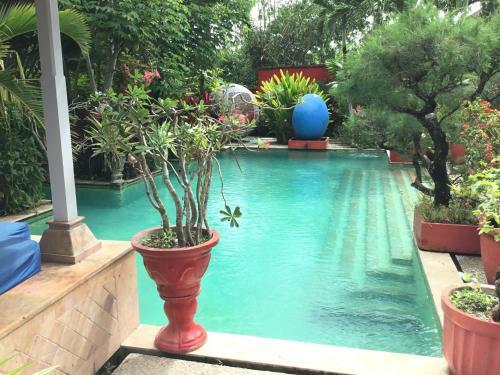 Hostal Javanaise House
