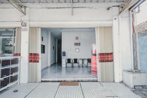 Hostal Reddoorz @ Jalan Narada Lampung