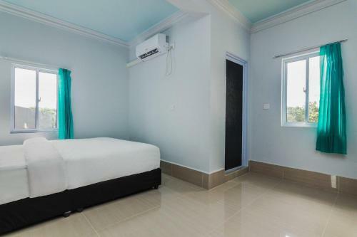 Hotel Oyo Life 2485 Darisa Marshall Kost Syariah