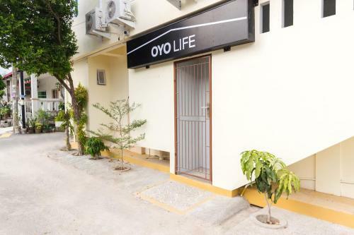 Hotel Oyo Life 2485 Darisa Marshall Kost Syariah