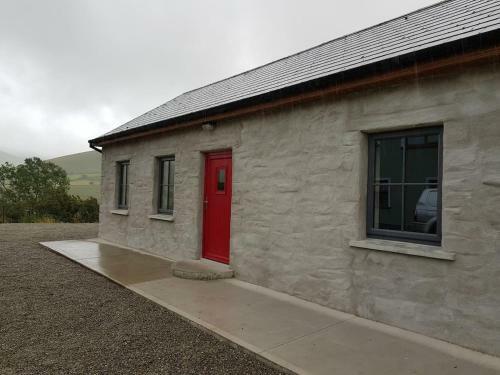 Lovely 2-bed Farm Cottage With Views