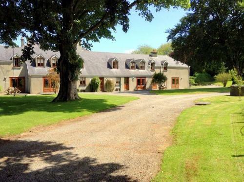 Killarney Chateau Sleeps 30 Wifi
