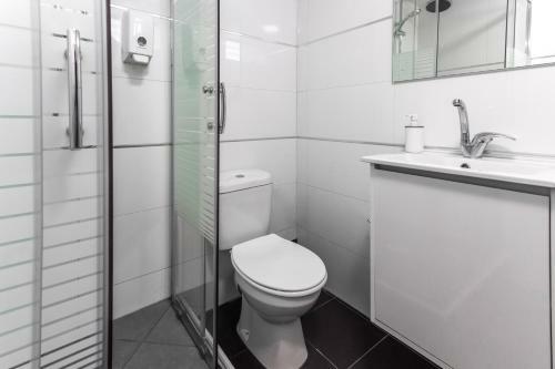 Sea View Spacious 3 Bedroom Apartment - Yalarent