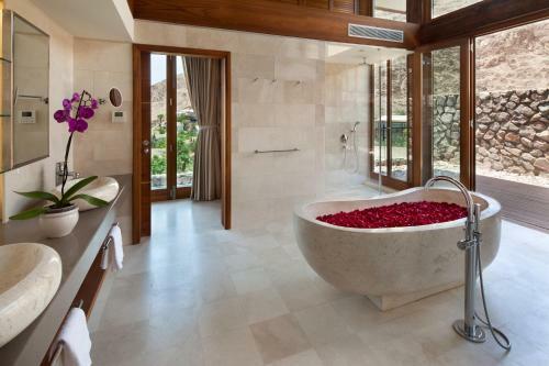 Hotel Royal Shangri-la
