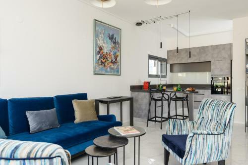 Luxury & Design Apartment - Steps To The Beach
