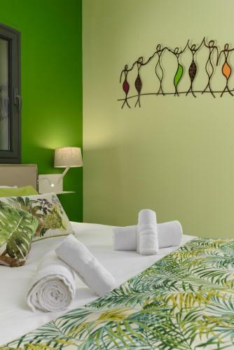 Luxury & Design Apartment - Steps To The Beach