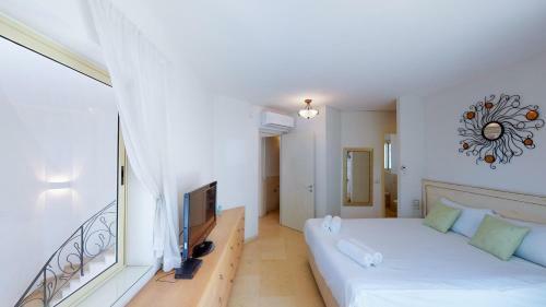 Apartamento Gordon Beach 2br Duplex By Holyguest