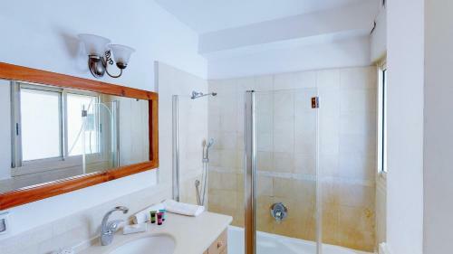 Apartamento Gordon Beach 2br Duplex By Holyguest