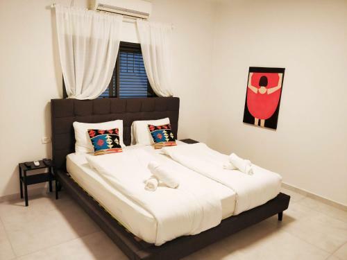 Private-garden 3 Bedroom Apartment