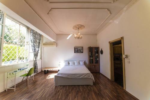Two Bedroom Apartment In Frishman