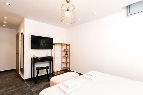 Kedem Underground - By Beach Apartments Tlv