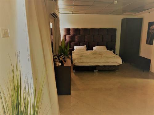 Bed & Breakfast Sky City