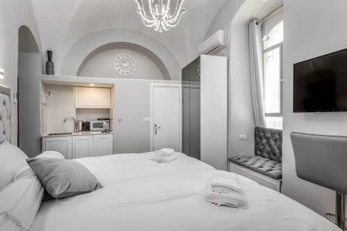 Magical Apartments, In Front To Mamilla Mall