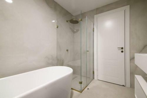 Gorgeous 4 Bedroom Apt In Jtower Jerusalem