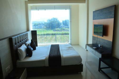 Hotel Savera Palace