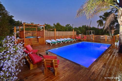 Lodge Hawaii Mansion