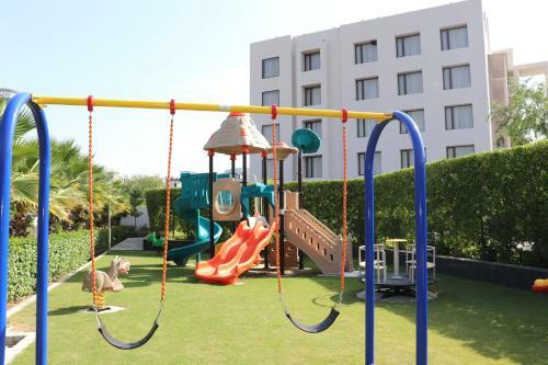 Hillcrest Hotel & Resort