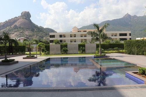 Hillcrest Hotel & Resort