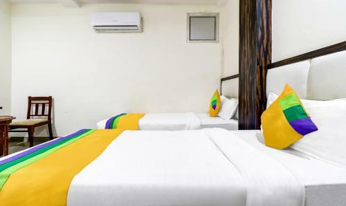 Hotel Oyo 42691 Rhythm Residency