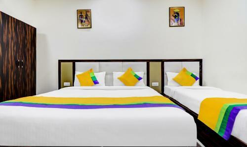 Hotel Oyo 42691 Rhythm Residency