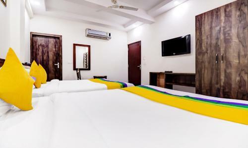 Hotel Oyo 42691 Rhythm Residency