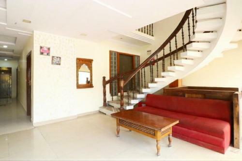 Kiran Deep Hotel