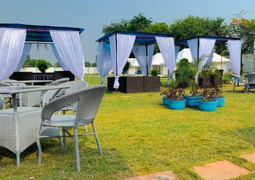 Agra Camps And Resort