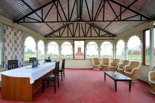 Hotel Aaram Baagh Agra By Pachar Group