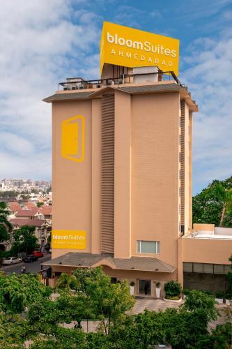 Hotel Bloomsuites L Ahmedabad