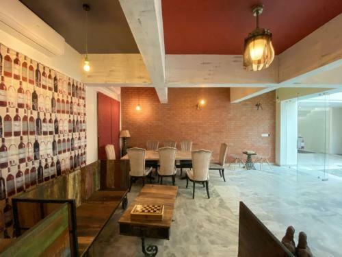 Hotel Casa Blanca - A Boutique Resort