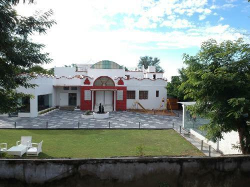 Hotel Casa Blanca - A Boutique Resort