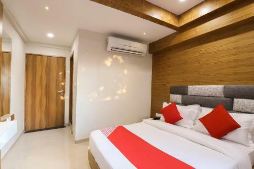 Oyo 69353 Hotel Madhav Villa