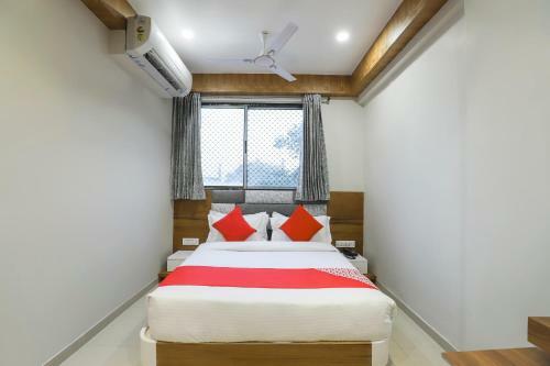 Oyo 69353 Hotel Madhav Villa