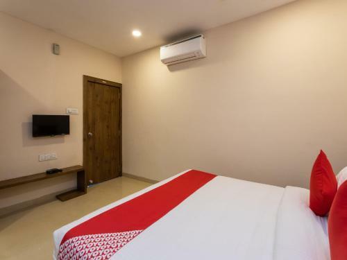Oyo 75892 Hotel Krishna Palace
