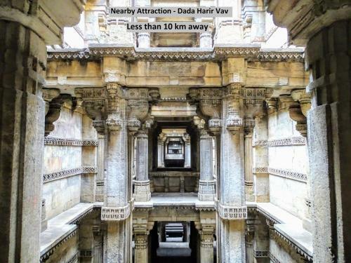 Oyo 75892 Hotel Krishna Palace