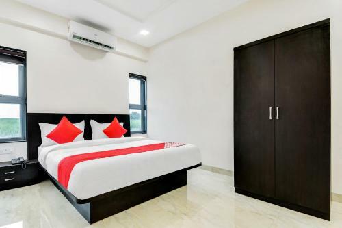 Oyo 60752 V&s Hotel