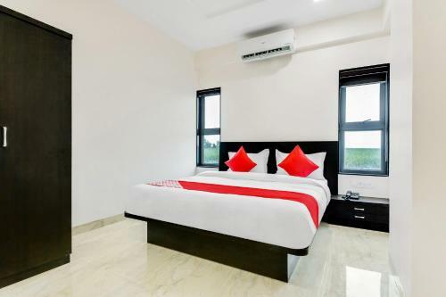Oyo 60752 V&s Hotel