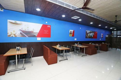 Oyo 8616 Hotel Inderlok