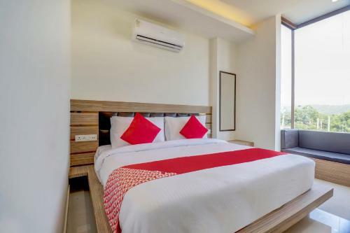 Oyo 47017 Hotel Hallmark