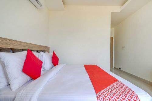 Oyo 47017 Hotel Hallmark