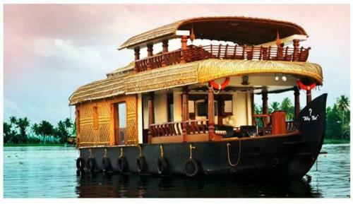 Hotel Alleppey Backwater Cruise