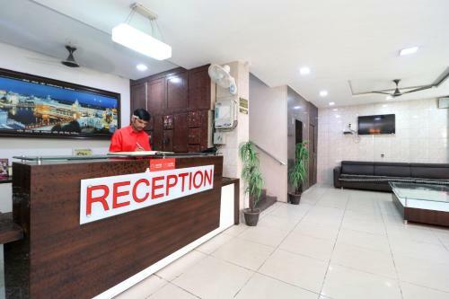Hotel Oyo 23357 Raj Tirath Niwas
