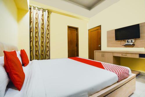 Oyo 70316 Hotel Jay Vee Continental