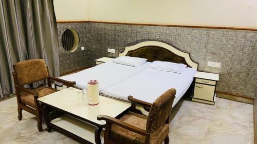 Shri Ram Hotel