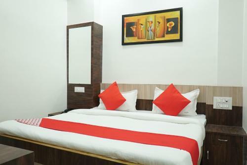 Oyo 30952 Hotel Om Sai Leela