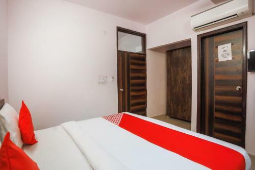Oyo 70819 Hotel Royal King