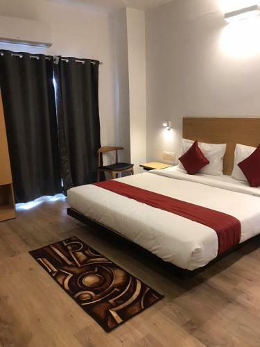 Hotel Aarkay Palace