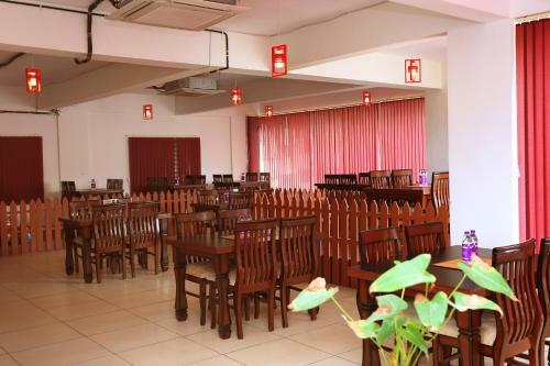 Longmen Hotel