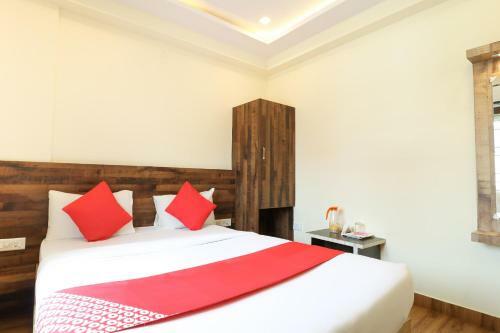 Hotel Oyo 36197 Royal Wood